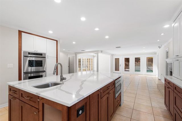 1249 LAKE POINT DRIVE, Lakeland, FL 33813