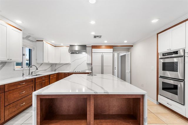 1249 LAKE POINT DRIVE, Lakeland, FL 33813