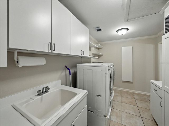 1249 LAKE POINT DRIVE, Lakeland, FL 33813