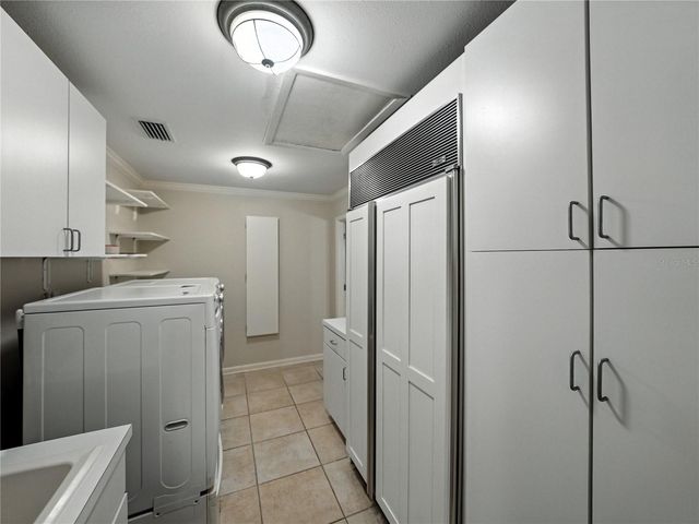 1249 LAKE POINT DRIVE, Lakeland, FL 33813