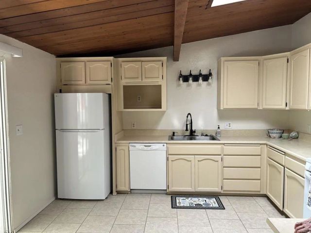 8621 Willow, Santee, CA 92071