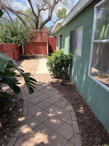 8621 Willow, Santee, CA 92071