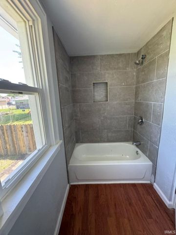 924 S 26Th Street, South Bend, IN 46615