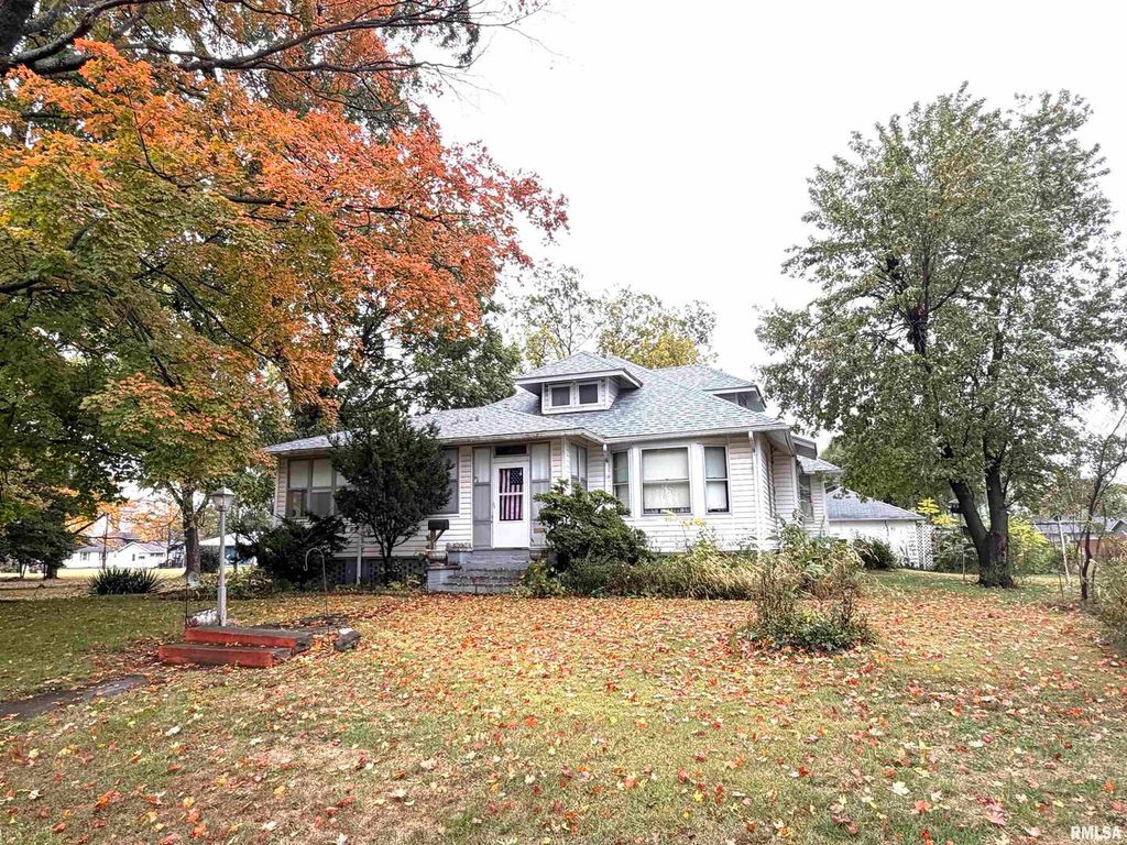 523 W 4TH Street, Centralia, IL 62801