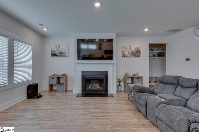 103 Pewter Circle, Simpsonville, SC 29680