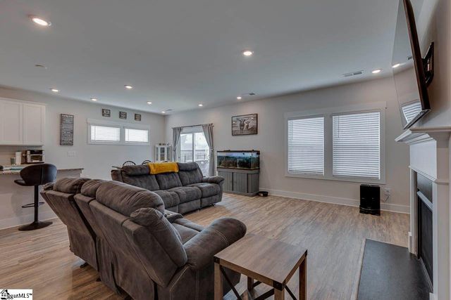 103 Pewter Circle, Simpsonville, SC 29680