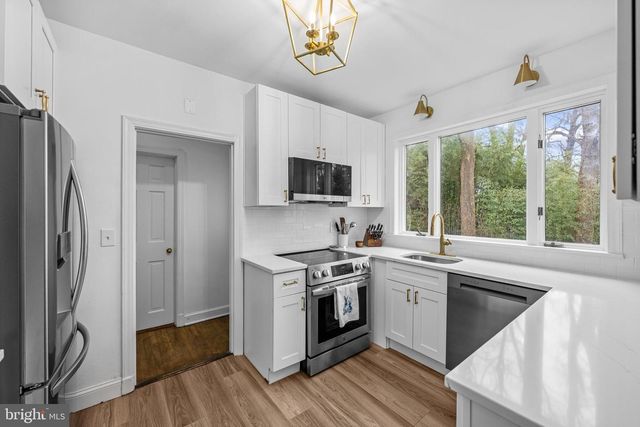 9633 W BEXHILL DR, Kensington, MD 20895