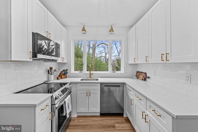 9633 W BEXHILL DR, Kensington, MD 20895