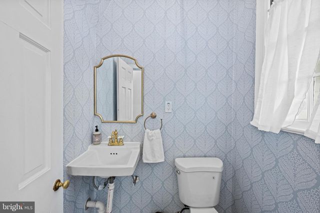 9633 W BEXHILL DR, Kensington, MD 20895