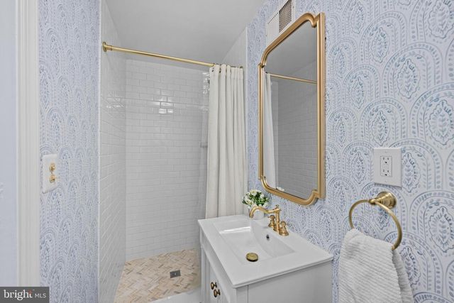 9633 W BEXHILL DR, Kensington, MD 20895