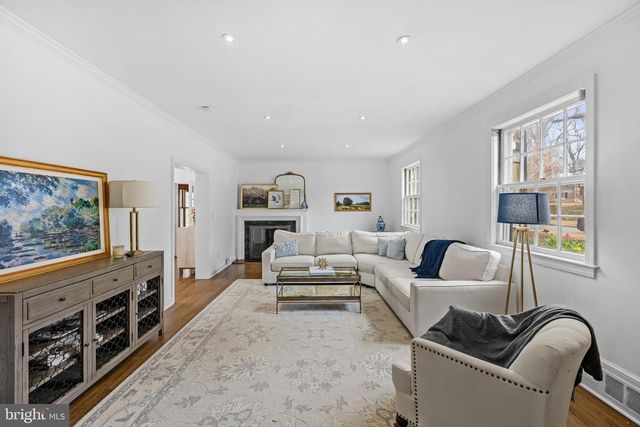 9633 W BEXHILL DR, Kensington, MD 20895