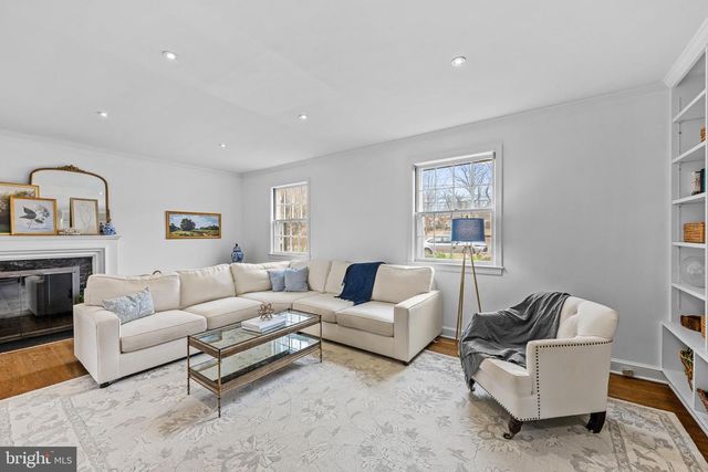 9633 W BEXHILL DR, Kensington, MD 20895