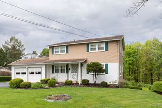508 Glenview Parkway, Camillus, NY 13219