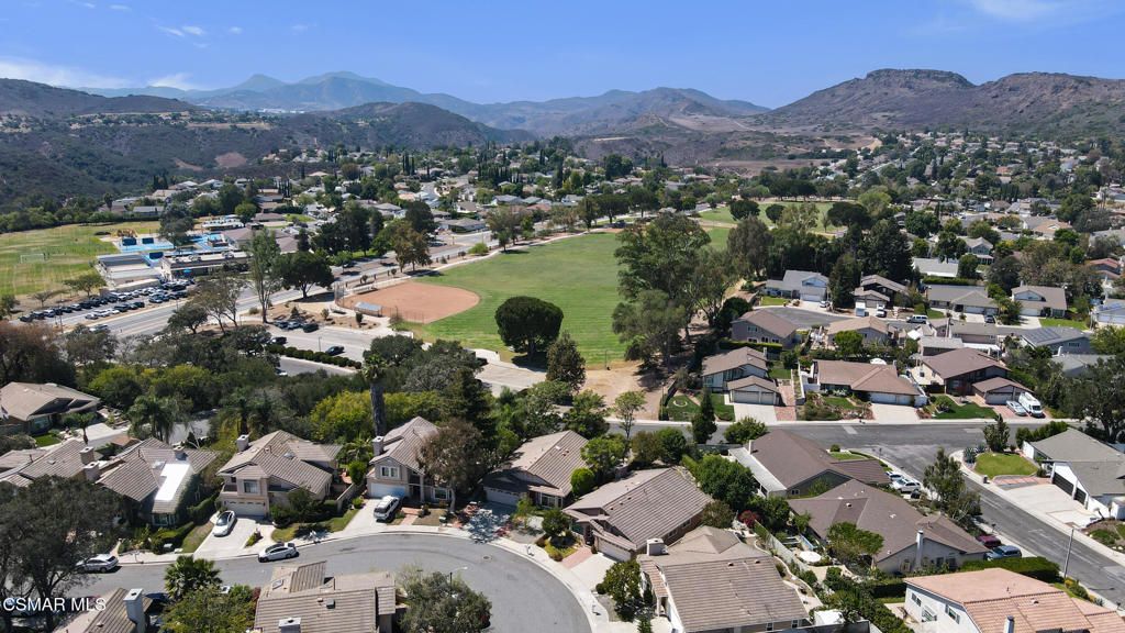 560 Timberwood Avenue, Thousand Oaks, CA 91360 — photo 2