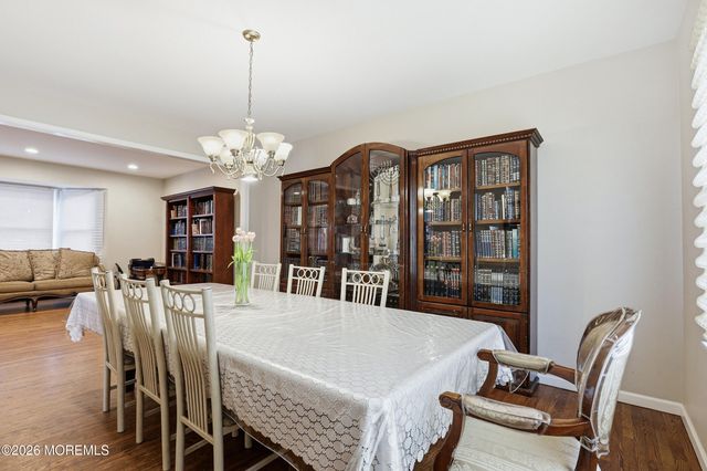 13 Independence Court, Lakewood, NJ 08701