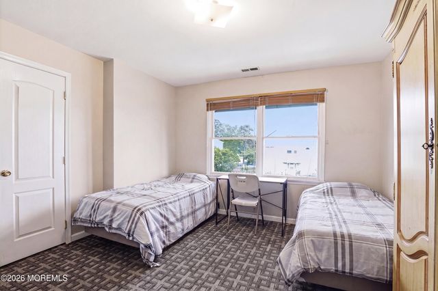 13 Independence Court, Lakewood, NJ 08701
