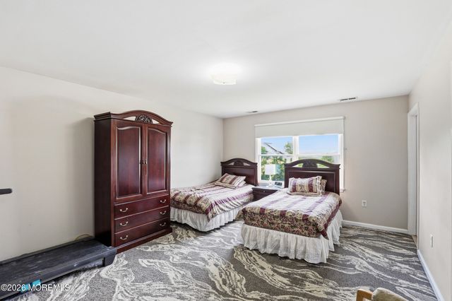 13 Independence Court, Lakewood, NJ 08701