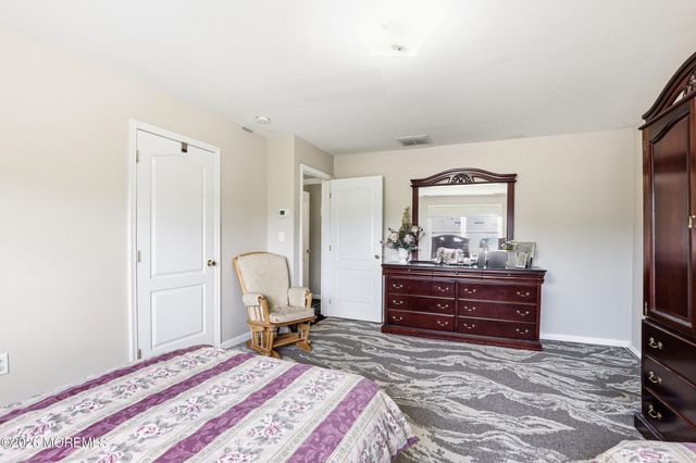 13 Independence Court, Lakewood, NJ 08701