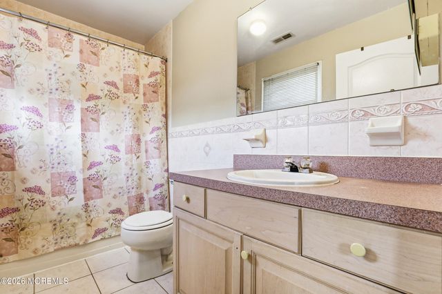 13 Independence Court, Lakewood, NJ 08701