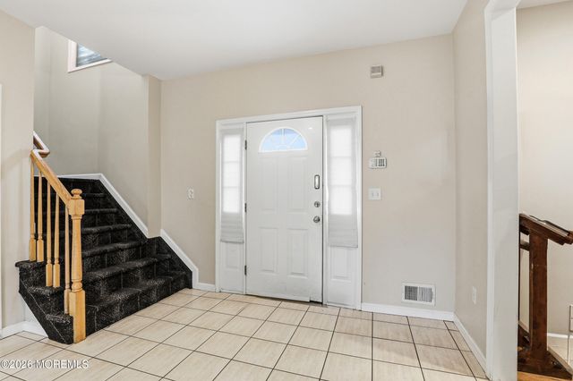 13 Independence Court, Lakewood, NJ 08701