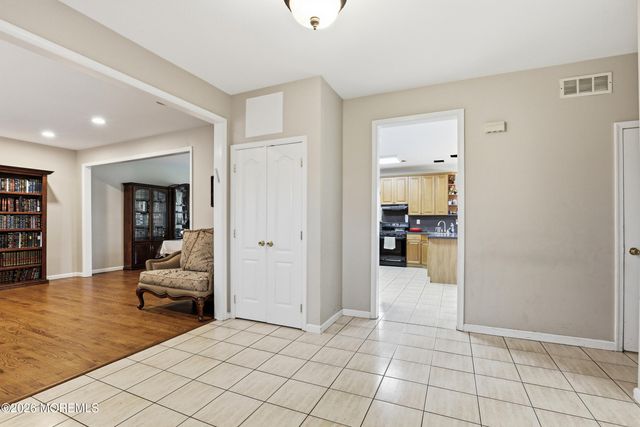 13 Independence Court, Lakewood, NJ 08701