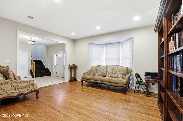 13 Independence Court, Lakewood, NJ 08701