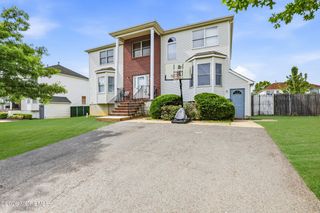 13 Independence Court, Lakewood, NJ 08701