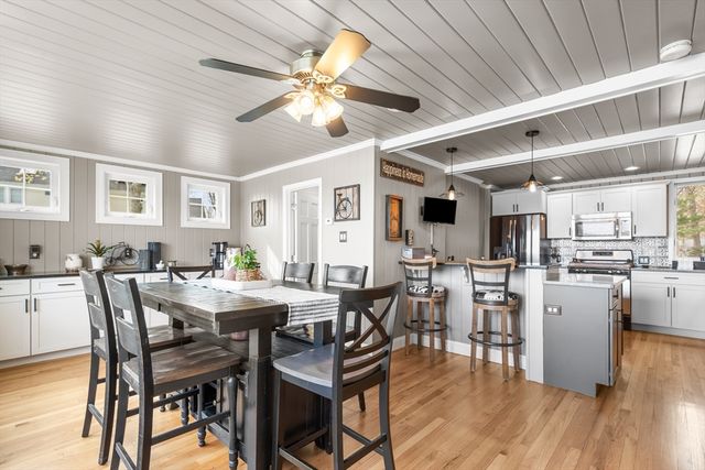 43 Cliff Dr, Freetown, MA 02702
