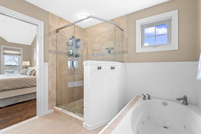 43 Cliff Dr, Freetown, MA 02702