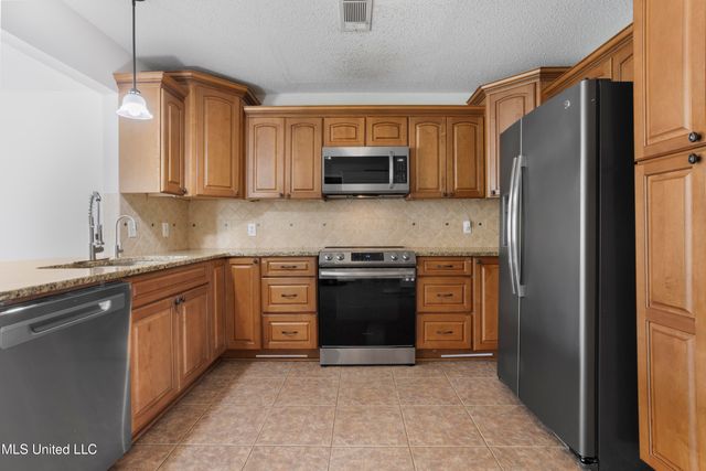 904 Waveland Avenue, Waveland, MS 39576