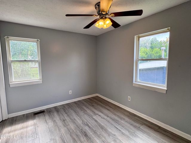 1347 S 28th St, Louisville, KY 40211