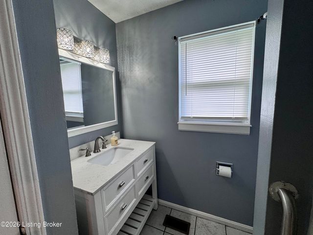 1347 S 28th St, Louisville, KY 40211
