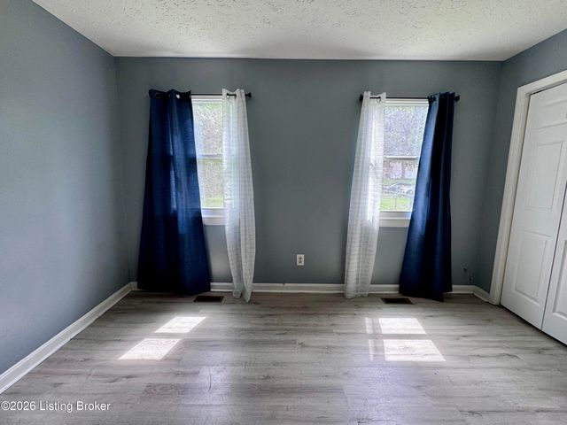 1347 S 28th St, Louisville, KY 40211