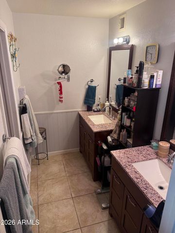 2909 W PALMAIRE Avenue, Phoenix, AZ 85051