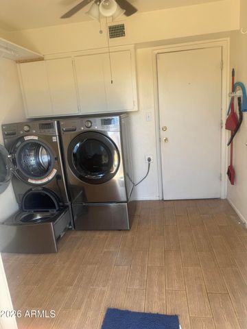 2909 W PALMAIRE Avenue, Phoenix, AZ 85051