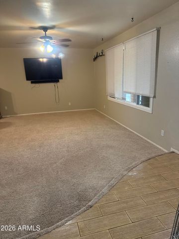 2909 W PALMAIRE Avenue, Phoenix, AZ 85051