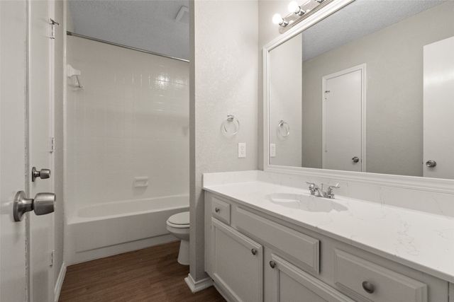 624 Quail Hollow Drive, Mesquite, TX 75150