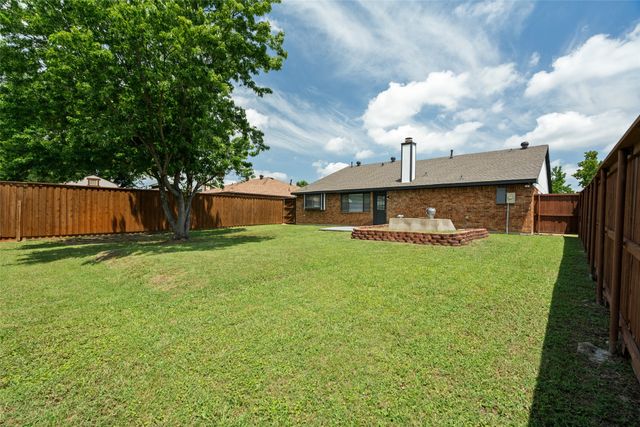 624 Quail Hollow Drive, Mesquite, TX 75150