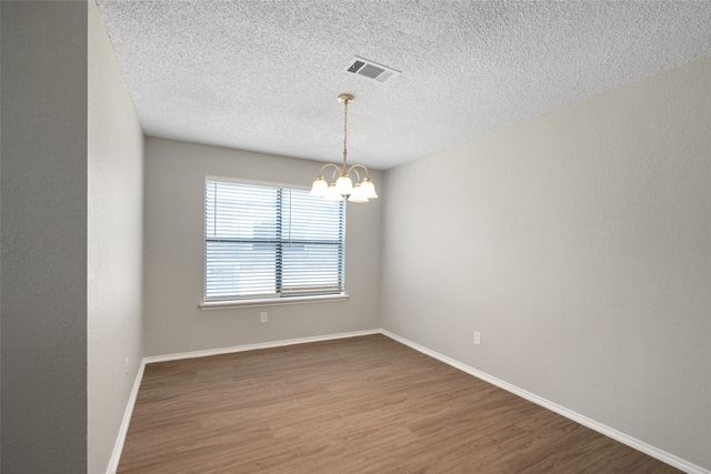 624 Quail Hollow Drive, Mesquite, TX 75150