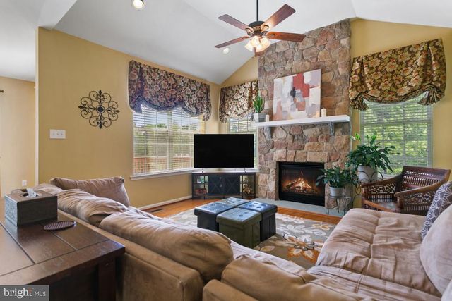 247 DEEPDALE DR, Kennett Square, PA 19348