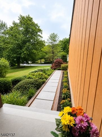 5 Craven Rd, Mountain Lakes Boro, NJ 07046