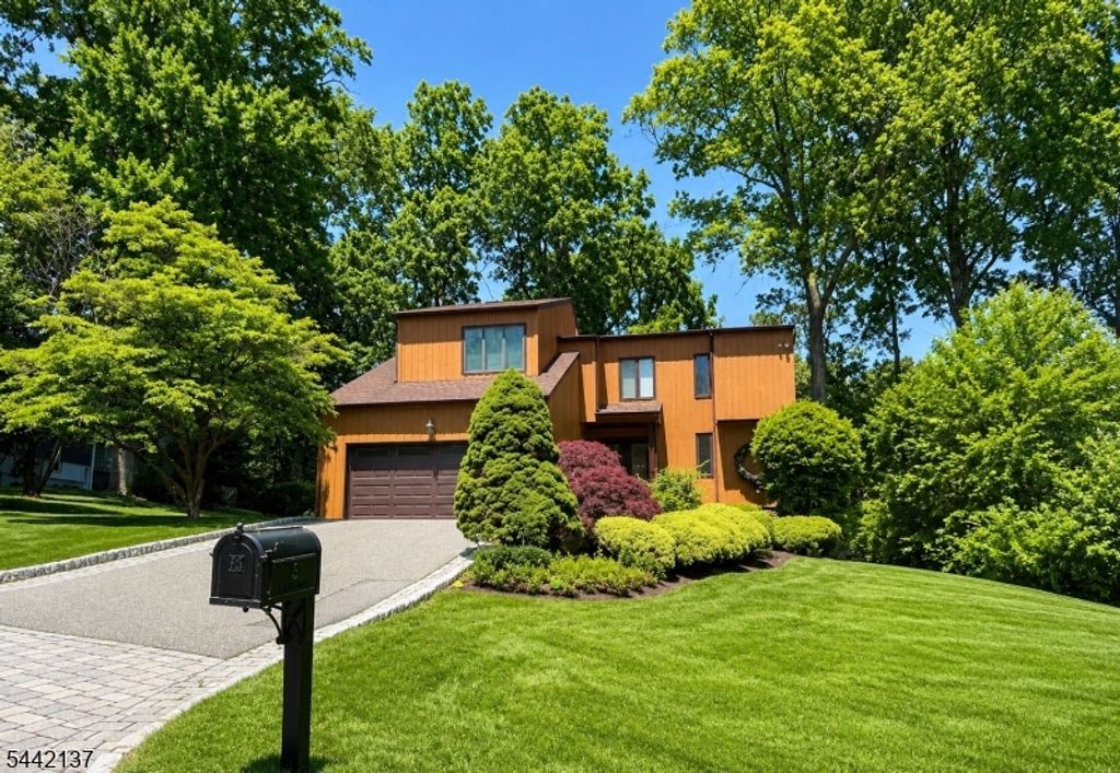 5 Craven Rd, Mountain Lakes Boro, NJ 07046