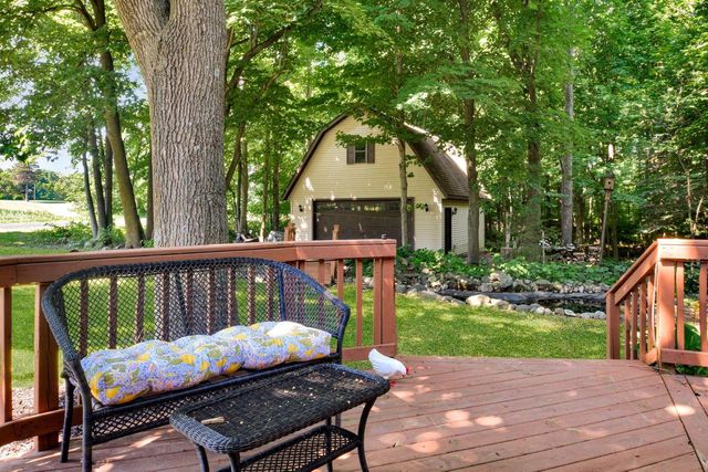 6905 Colt CIRCLE, West Bend, WI 53090