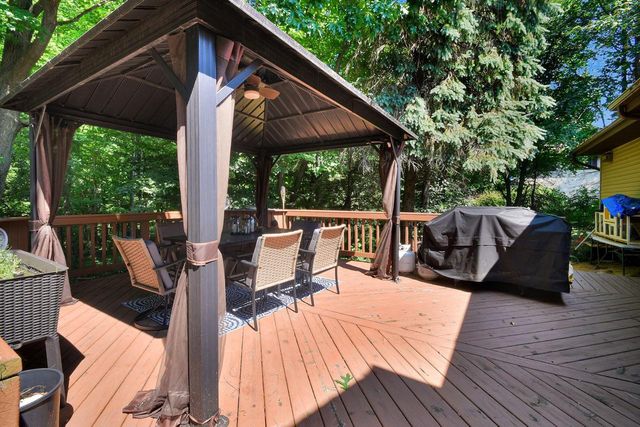 6905 Colt CIRCLE, West Bend, WI 53090