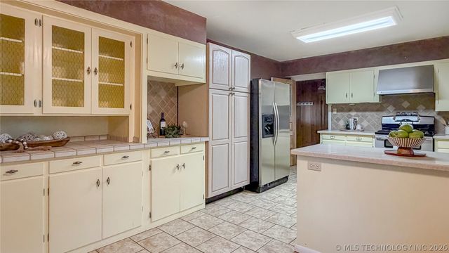 1024 Stanley SW, Ardmore, OK 73401