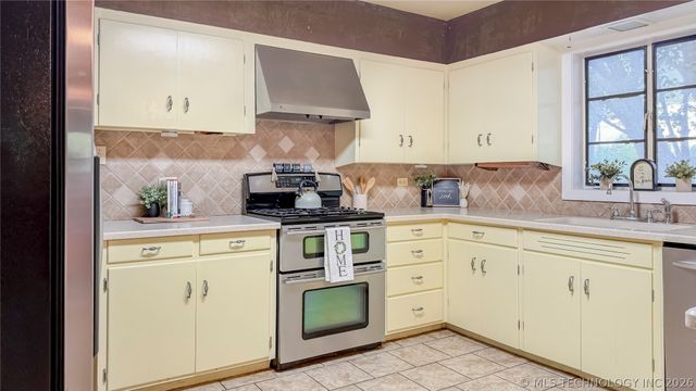 1024 Stanley SW, Ardmore, OK 73401
