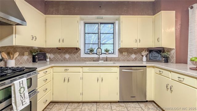1024 Stanley SW, Ardmore, OK 73401