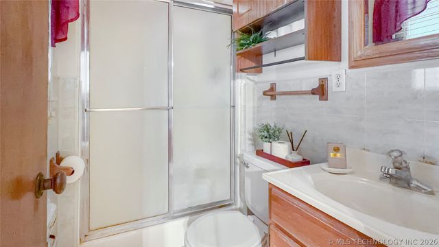1024 Stanley SW, Ardmore, OK 73401