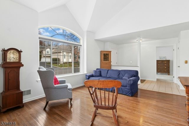 14 Schindler Ct, Chatham Boro, NJ 07928