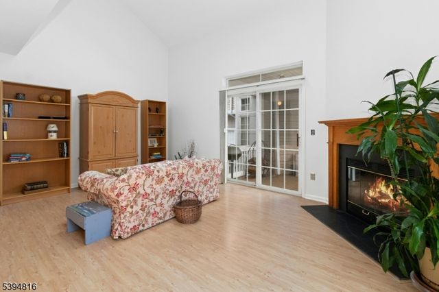 14 Schindler Ct, Chatham Boro, NJ 07928